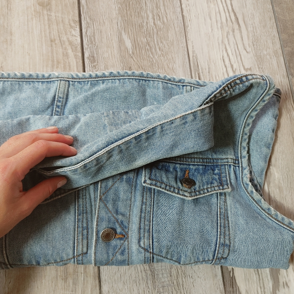 Old jean vest - Picture 5 of 8